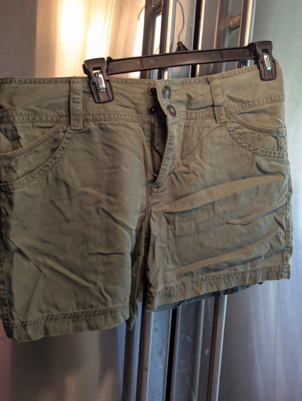 Athleta Olive Double Pocket 5" Inseam 100% Lyocell Shorts Sz 12